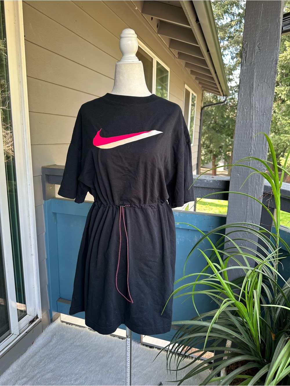 Nike Black Tee dress with Pink and Cream Swoosh Accent Sz xL